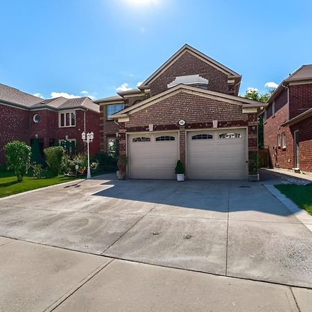 Home Stay Near The Airport Mississauga Exterior photo